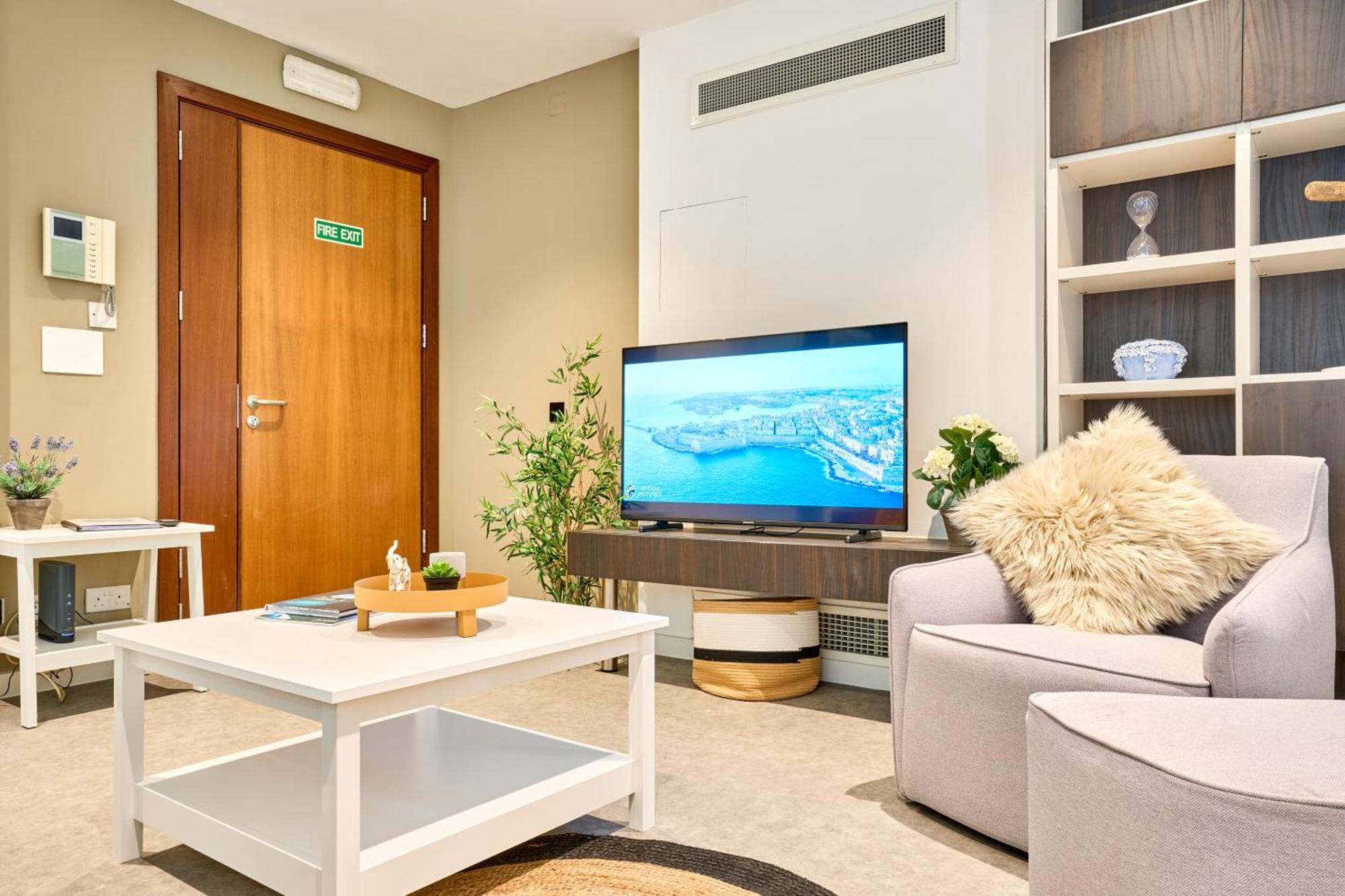 Stylish Apartment In Tigne Point Sliema Exterior photo